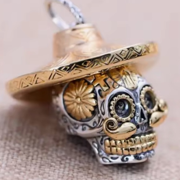 Cool skull necklace - Picture 2 of 6